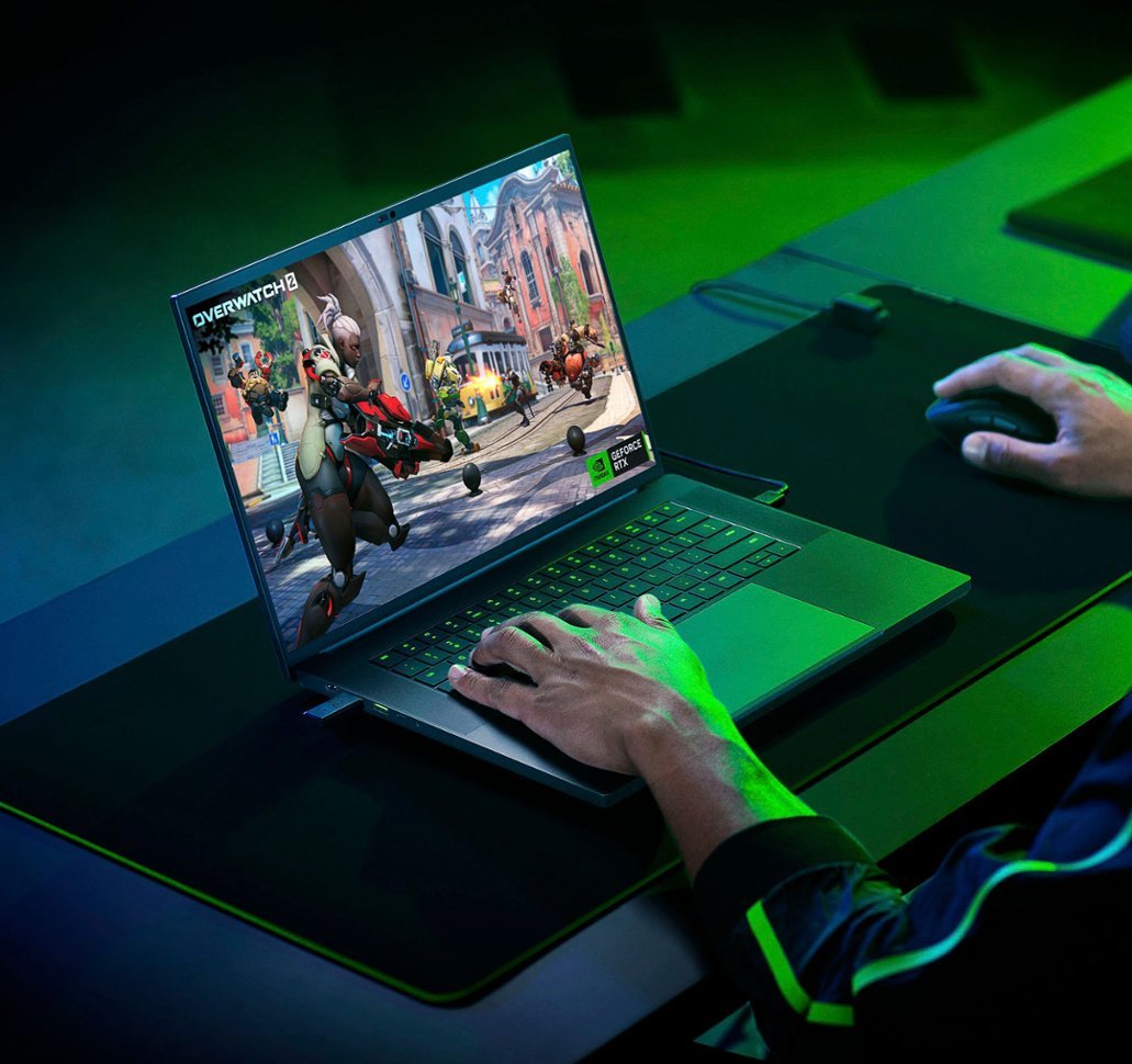 Razer - Blade 16 - 16" Gaming Laptop - OLED QHD + 240 Hz - Intel i9 -14900HX - NVIDIA GeForce RTX 4090 - 32 GB RAM - 2 TB SSD - Black