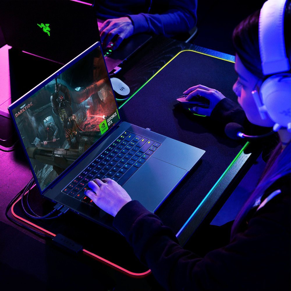 Razer - Blade 16 - 16" Gaming Laptop - OLED QHD + 240 Hz - Intel i9 -14900HX - NVIDIA GeForce RTX 4090 - 32 GB RAM - 2 TB SSD - Black